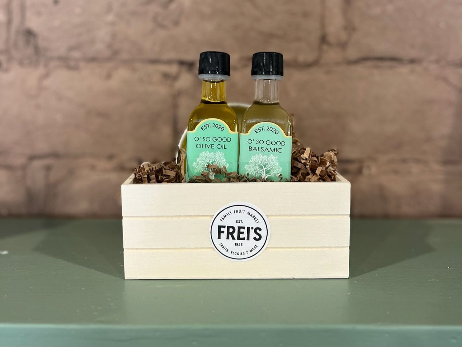 Small Olive Oil & Balsamic Vinegar Gift Box with dipping dish